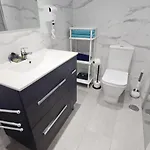 Charming 1 Bedroom In Benalbeach *
