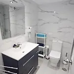 Charming 1 Bedroom In Benalbeach شقة