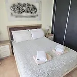 Charming 1 Bedroom In Benalbeach *