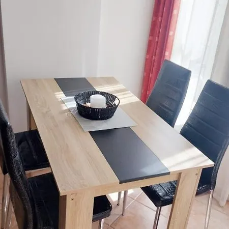 Charming 1 Bedroom In Benalbeach *