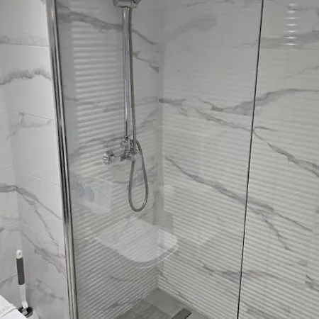 Apartamento Charming 1 Bedroom In Benalbeach *